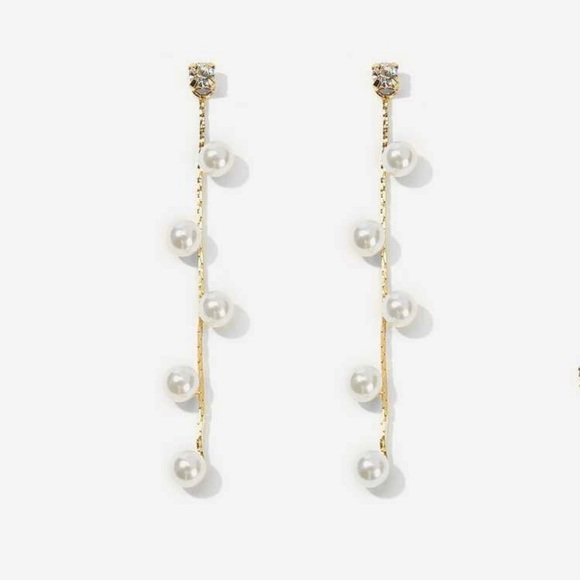 3/$30 💛 Long Rhinestone Faux Pearl Earrings - Picture 3 of 4